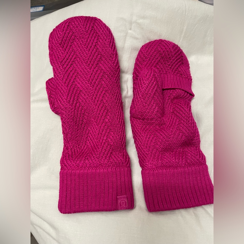 Lululemon women’s gloves